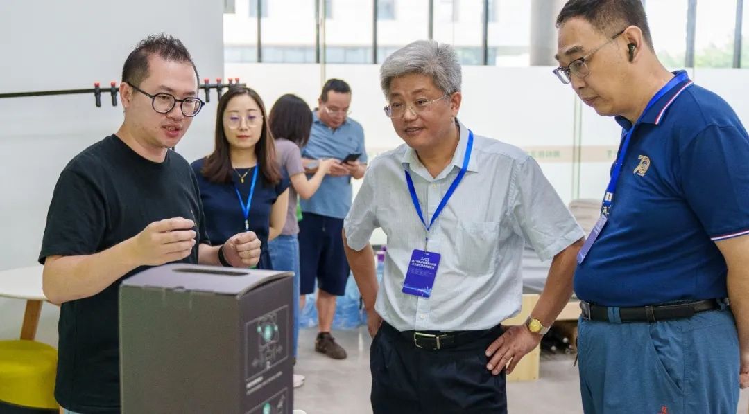 院士来访丨中国科学院毛明院士团队莅临元生智能参观指导